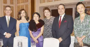  ??  ?? (From left) Brazilian Ambassador Rodrigo do Amaral Souza and wife Lais, Dr. Kieu Phung of Denmark, Jayelles’ Roselle Rebano, Panamanian Ambassador Rolando Guevara Alvarado and Wang Qi of the European Union.