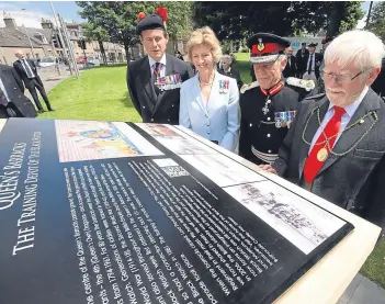  ??  ?? Above left: Lt Gen Cowan, Lord Lt of Angus Georgiana Osborne, Lord Lt of Perthshire Brig Mel Jamieson and Perth Provost Dennis Melloy admire the new plaque. Above right: Black Watch veterans at the unveiling.