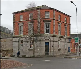  ??  ?? The Bank of Ireland building, Abbey Square, Enniscorth­y.