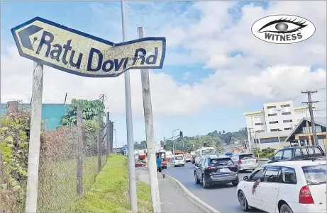  ?? Picture: SOPHIE RALULU ?? This Ratu Dovi Rd sign in Nasinu is damaged and needs to be fixed.