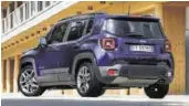  ?? JEEP ?? Trotz elegantem Auftritt: Der überarbeit­ete Jeep Renegade fühlt sich im anspruchsv­ollen Gelände genauso wohl wie auf Asphalt.