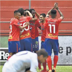  ??  ?? VENDETTA. Tras caer hace unos días en la Copa Burra Rivas, el Municipal ganó.