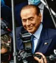  ?? Foto: V. Livieri ?? Grinst da der zukünftige Staatspräs­ident Silvio Berlusconi?