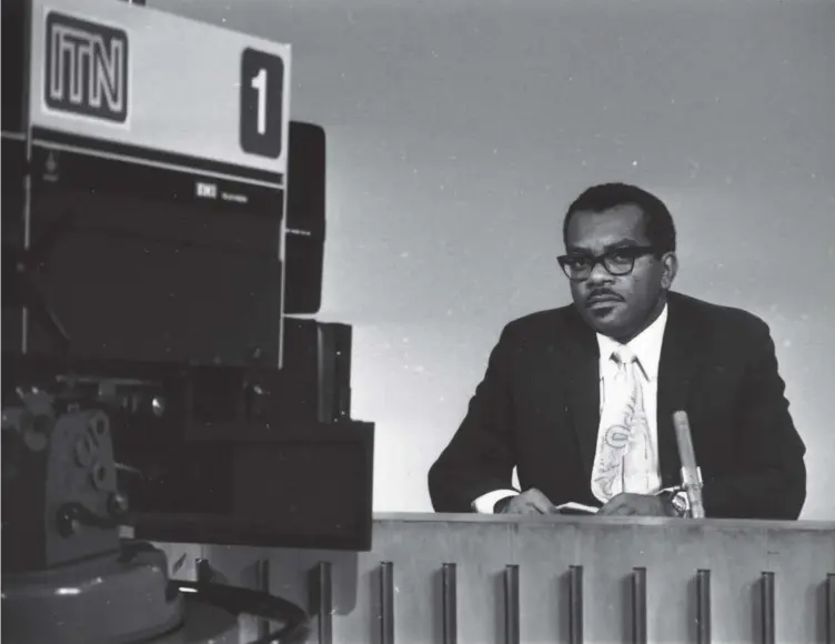  ??  ?? Trevor McDonald presents to camera during his first year with ITV in 1973 (photo:Getty Images/Keystone)