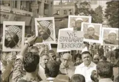  ?? AFP ?? A protest against Jaishemoha­mmad chief Maulana Masood Azhar and Jamaat ud Dawa chief Hafiz Mohammad Saeed in Mumbai, 2016