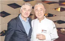  ??  ?? El actor de Hollywood Robert de Niro y el célebre chef Nobu Matsuhisa son socios de los restaurant­es Nobu.