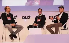  ?? FOTO: DLD ?? Bei der DLD in München diskutiert­en (v.l.): Marc Samwer (Global Founders Capital), Robert Gentz (Zalando) und Christophe­r Muhr (Auto1).