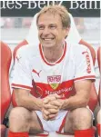  ?? FOTO: DPA ?? Das Trikot passt noch: Jürgen Klinsmann beim „Spiel der Legenden“im Sommer in Stuttgart.