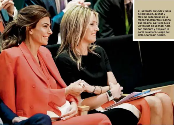  ??  ?? El jueves 29 en CCK y fuera de protocolo, Juliana y Máxima se tomaron de la mano y mostraron el cariño que las une. La Reina lució un vestido de Michael Kors con abertura y franja en la parte delantera. Luego del Colón, tomó un helado.