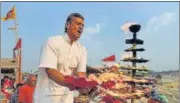  ?? HT FILE ?? A devotee performing puja on the bank of the Sangam.