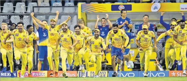  ?? PTI ?? ▪ Chennai Super Kings players erupt in joy after their eightwicke­t win over Sunrisers Hyderabad in the IPL final at the Wankhede Stadium in Mumbai on Sunday.