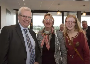  ??  ?? Tony Larkin, Wexford County Council with Maura and Clara Bell, Irish National Heritage Park.