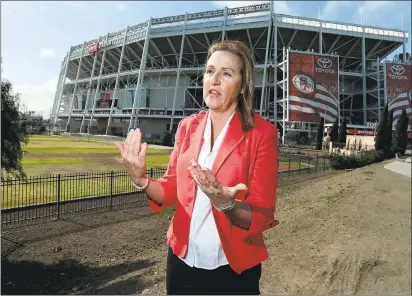  ?? ANDA CHU — STAFF PHOTOGRAPH­ER ?? Santa ClaraMayor Lisa Gillmor stands in front of Levi’s Stadiumin Santa Clara. Officials in Santa Clara are at odds over whether to respond to media inquiries over how Levi’s Stadium is being operated.