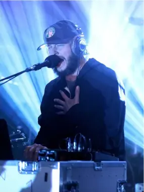  ??  ?? Justin Vernon of Bon Iver performs on the Jimmy Fallon show last month