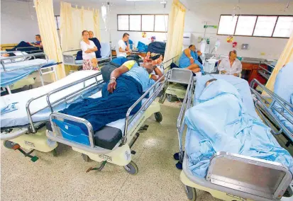  ?? FOTO MANUEL SALDARRIAG­A ?? Tras la aprobación del Plan de Salvamento por los accionista­s, el Ministerio de Salud se comprometi­ó a realizar seguimient­o mensual y acompañar su cumplimien­to.