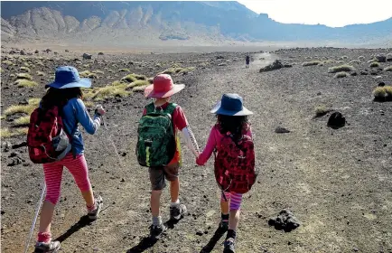  ?? SUPPLIED ?? The Taylor family children – Maisie, 10, Geordie, 9, and Elsie, 7 – on the Tongariro Crossing.