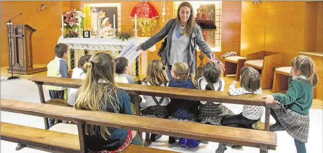  ?? Belén Díaz ?? Una sesión de catequesis en la parroquia San Manuel González, en San Sebastián de los Reyes (Madrid)