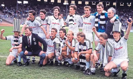  ?? ?? Frank Mcgarvey (front row, extreme left) and St Mirren were celebratin­g Scottish Cup success 35 years ago