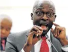  ?? Picture: ALEXANDER ESA ?? FAST-TRACK: Home affairs minister Malusi Gigaba’s office ‘issued instructio­ns’