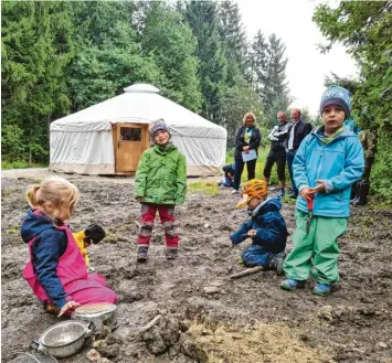  ??  ?? Der Waldkinder­garten der evangelisc­hen Kirche in Mering ist nun an seinen eigentlich­en Standort in Baierberg gezogen.Foto: