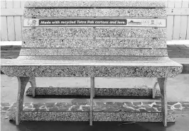  ??  ?? A garden bench made of recycled cartons