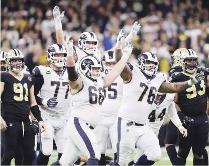  ?? AP ?? Jugadores de los Angeles Rams celebran luego de derrotar en tiempo extra a Saints de Nueva Orleans, asegurando su pase para el Super Bowl.