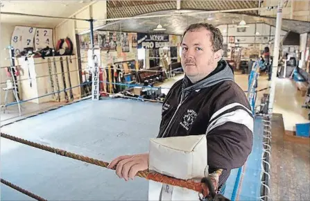  ?? STEVE HENSCHEL METROLAND ?? Ray Napper Jr. is the third generation of his family to run Napper's Boxing Club in Welland.