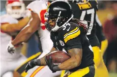  ?? JUSTIN K. ALLER/ GETTY IMAGES ?? Pittsburgh Steelers running back DeAngelo Williams has problems with what he calls the NFL’s “illogical fine system” that’s not hard enough on players who deliberate­ly injure others.
