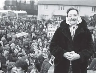  ?? PACEMAKER ?? Rosaleen Sands (also top), mother of Bobby Sands (left), addresses a hunger strike rally on the Falls Road in Belfast in 1981