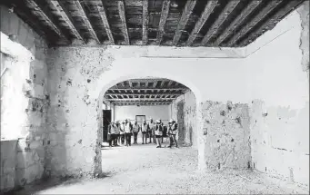  ?? ?? El antiguo cuartel del duque de Crillon acogerá el nuevo geriátrico de Es Castell.