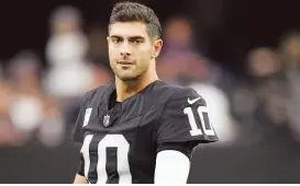  ?? ?? l El quarterbac­k de los Raiders de Las Vegas, Jimmy Garoppolo (archivo), fue acusado de tomar una sustancia prohibida.