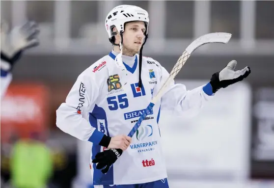  ?? Bild: SEBASTIAN LAMOTTE ?? TUNGT. Johan Koch stod för ett tidigt ledningsmå­l för IFK Vänersborg borta mot Sandviken, men det hjälpte inte utan tredje förlusten på en vecka är ett faktum.