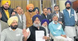  ?? KESHAV SINGH/HT ?? SAD chief Sukhbir Singh Badal with party MLAs and others at Vidhan Sabha on Tuesday.