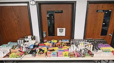  ?? Wilton Police Department / Contribute­d photo ?? A Danbury Road smoke shop is under investigat­ion after officers citing a clerk for allegedly selling a vape device to a minor Wednesday noticed the store was also illegally selling products containing more than .3 percent THC, according to Wilton police.