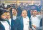  ?? PTI ?? Lawyers protest against Aaftab Amin Poonawala at Saket Court on Thursday.