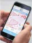  ?? FOTO: DPA ?? Die APP sagt für jeden Ort in Deutschlan­d auf Knopfdruck, ob Drohnen dort aufsteigen dürfen. Wenn ja, kommen Infos dazu, wie hoch und in welchem Radius Hobbypilot­en fliegen können.