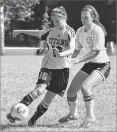  ??  ?? NKEC’S Grace Phillips turns on a Horton player marking her tight in tournament play at CK.