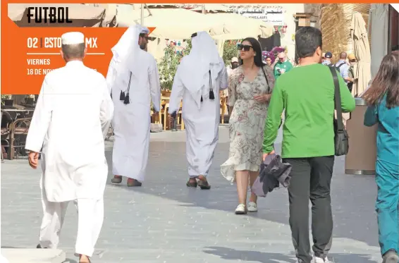  ?? ?? La multicultu­ra se nota en las calles de Doha.
Los autobuses en ocasiones tardan demasiado.
