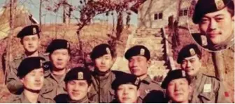  ??  ?? Jae-in ketika menyertai angkatan tentera Korea Selatan pada 1976.
