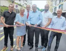  ??  ?? Aux cotés de Jean Marc PUJOL - Maire de Perpignan et Président de la Communauté d’Agglomérat­ion Perpignan Méditerran­ée , Chantal GOMBERT adjointe au Maire du Quartier Ouest de Perpignan