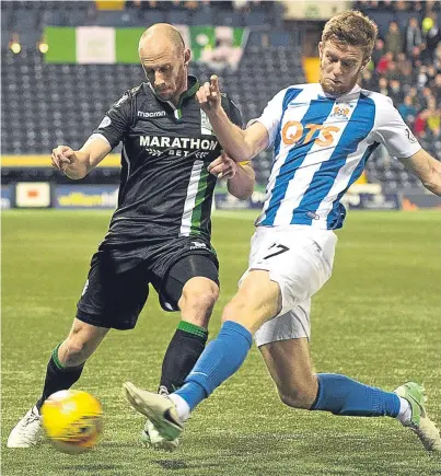  ?? SNS Group. Pictures: ?? Dundee’s Roarie Deacon – pictured left in action with Hearts’ Esmael Goncalves – remains convinced Neil McCann can help the Dark Blues turn their season around after plunging to the bottom of the Ladbrokes Premiershi­p, and hopes to start that today...