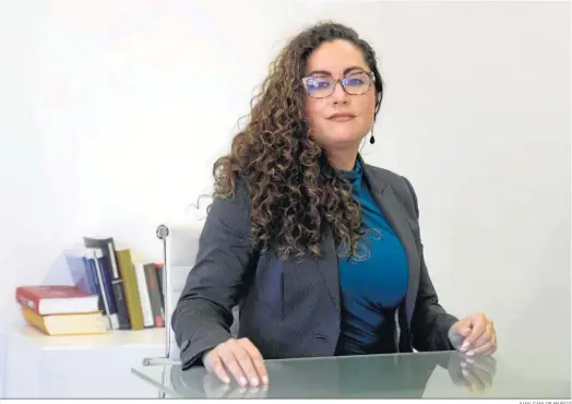  ?? JUAN CARLOS MUÑOZ ?? La abogada Helena Kabariti Carrión, del despacho MR de Sevilla, que ha llevado los dos asuntos detectados.
