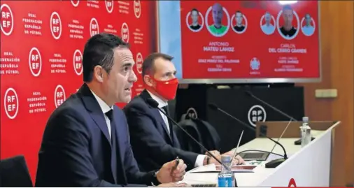  ??  ?? Velasco Carballo, presidente de los árbitros, junto a Clos Gómez, director del VAR en España.