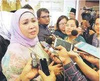  ??  ?? MISI CARI FAKTA: Hasidah ditemui pemberita semasa Majlis Ramah-Tamah Aidilfitri Nancy semalam.