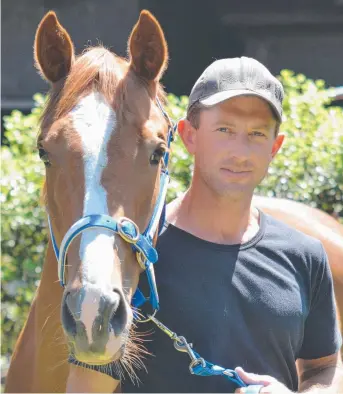  ?? Picture: TASRACING ?? HARD TO BEAT: Gee Gee Queen Bee with Stuart Gandy.