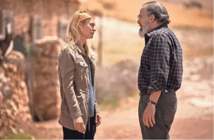  ?? SIFEDDINE ELAMINE/SHOWTIME ?? Carrie Mathison (Claire Danes) and her mentor, Saul Berenson (Mandy Patinkin), have one of their many tense conversati­ons in Showtime’s “Homeland.”