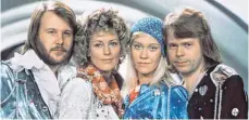  ?? FOTO: DPA ?? Benny Andersson (von lniks), Anna-Frid Lyngstad, Agnetha Fältskog und Björn Ulvaeus im Jahr 1974 im abba-typischen Hippielook.