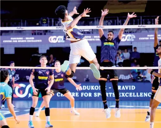  ?? ?? Middlebloc­ker Aponza leads the blocking charts with 25 blocks and 27 rebounds
Saqlain Tariq is the first spiker from Jammu & Kashmir to represent India