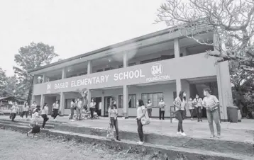  ??  ?? NEWLY turned over SM School Building at Basud Elementary School in Sorsogon City.