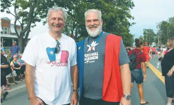  ??  ?? Blaine Higgs en compagnie du maire de Caraquet, Kevin Haché, le 15 août 2018. - Archives
